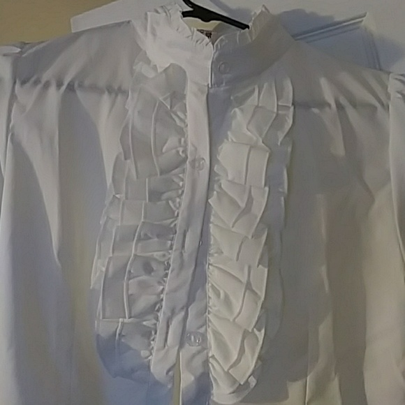 Beautiful white button-up shirt with ruffle trim - Picture 2 of 2